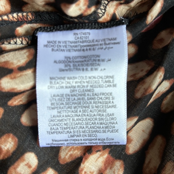 NEVER WORN with Tags BCBG MAX AZRIA SANDY DOTS WRAP TOP SIZE XS - Picture 7 of 7